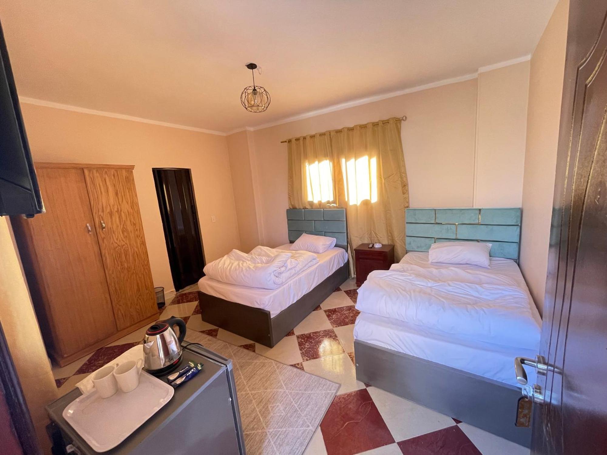 Sami Holiday Inn - Pyramids View Rooftop Al Kawm al Akhdar Exterior photo
